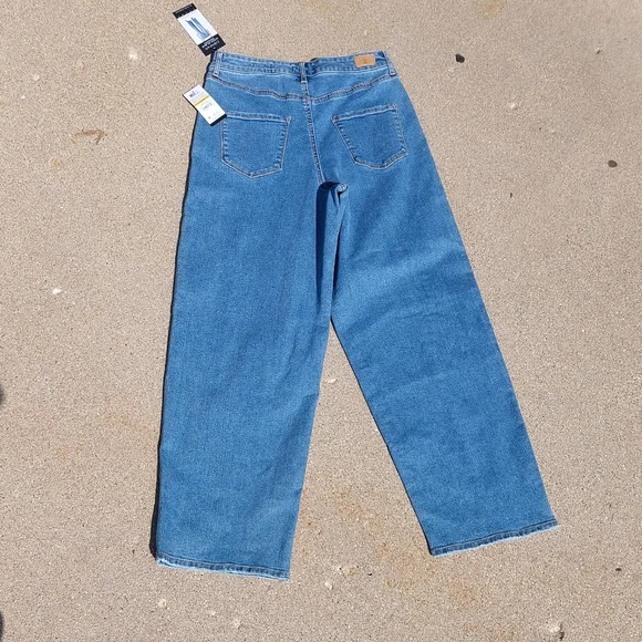 Sophia Vergara "Diana" Palazzo Super High Rise Jean - Picture 8 of 8